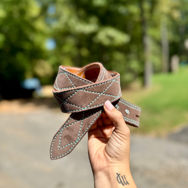 BUFFALO BROWN - AQUA DIAMOND STITCH